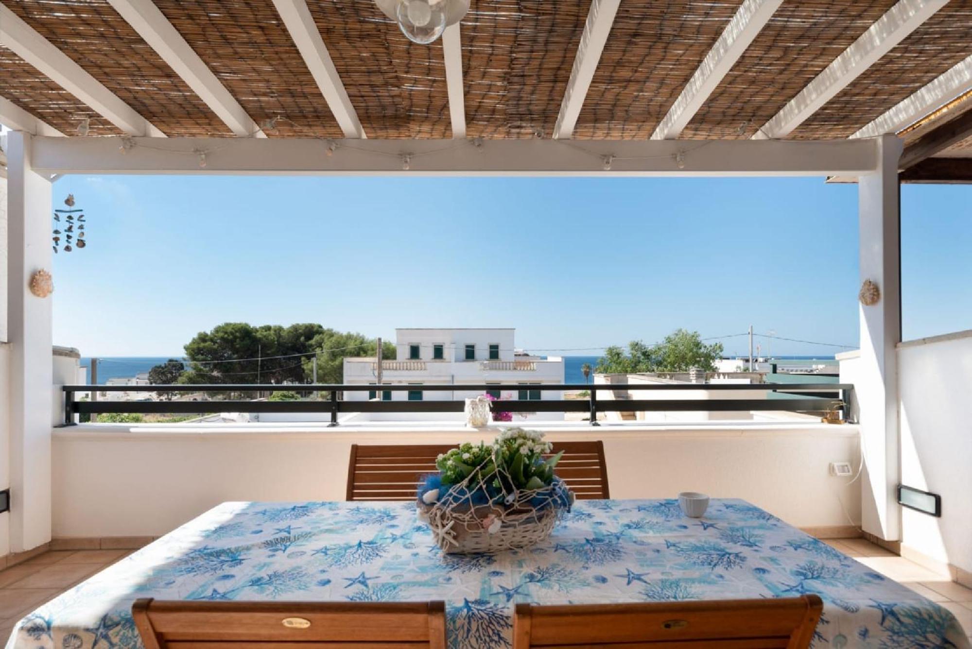 Casa Vacanze Orlando - Con Veranda Vista Mare A 200M Dal Mare Santa Maria di Leuca Exterior photo